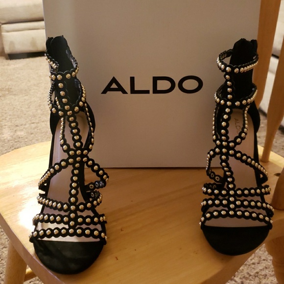 Heals - Picture 2 of 3